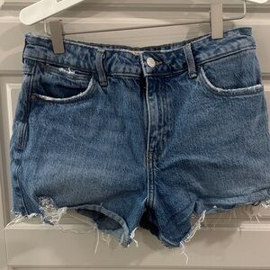 Wrangler Blue Jean Cutoff Shorts, Vintage High Rise 3” Shorts size 4/27